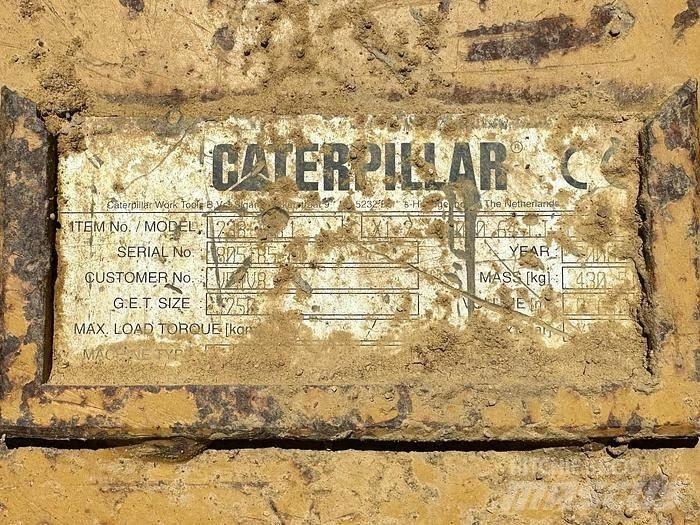 CAT 311C Speciální bagry