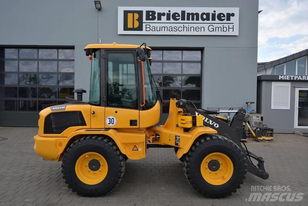 Volvo L 35 HS Kolové nakladače