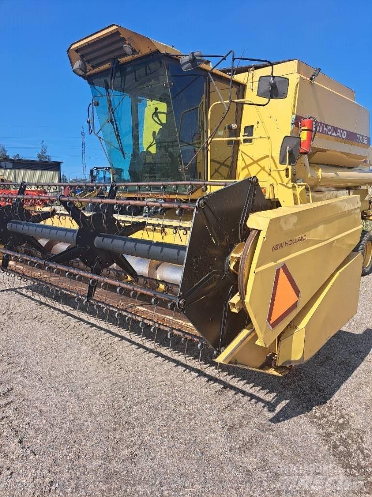 New Holland TX32 Sklízecí mlátičky