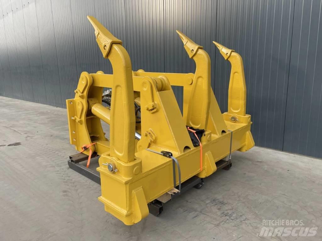 Komatsu D85 Půdní rozrušovače