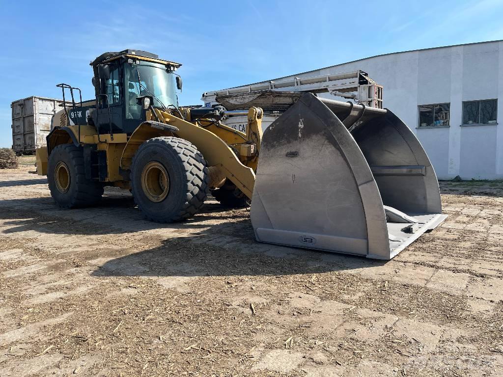 CAT 966K Kolové nakladače