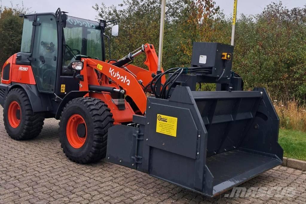 Kubota R 090 Kolové nakladače