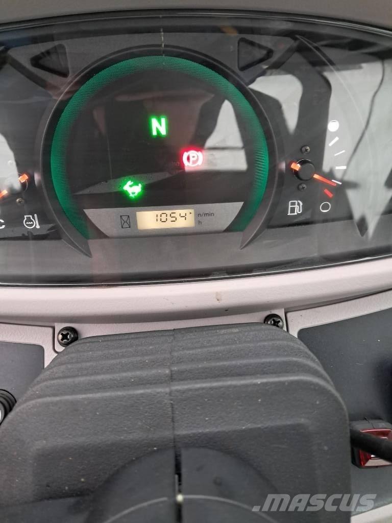 Kubota R 090 Kolové nakladače