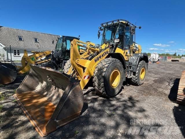 Komatsu WA200-8 Kolové nakladače