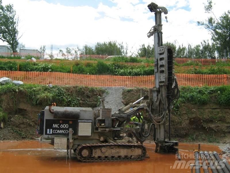 Comacchio MC 600 Kotevní vrtací soupravy