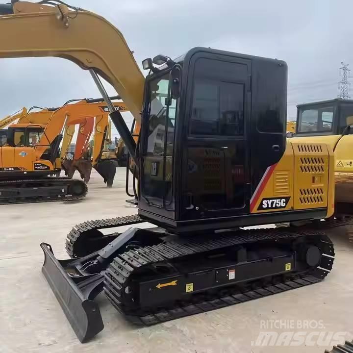 Sany SY75C Midi rýpadla 7t - 12t
