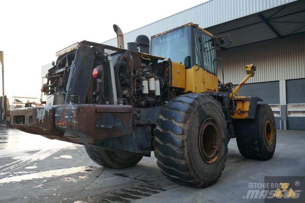 Komatsu WA470-6 Kolové nakladače