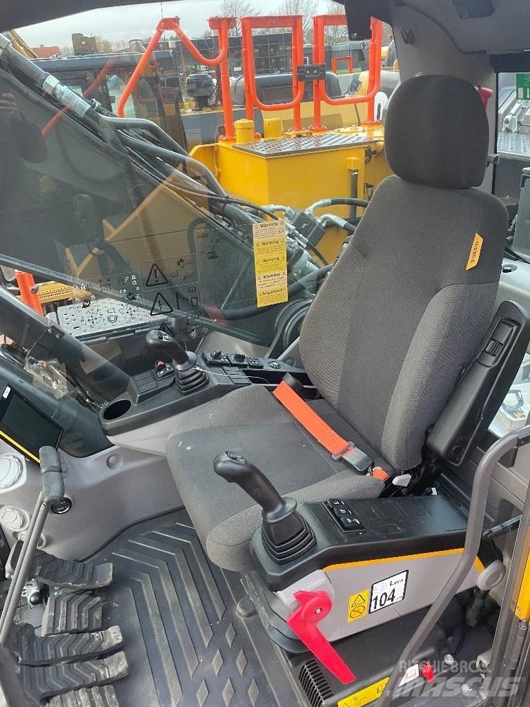 Volvo EC250EL Pásová rýpadla