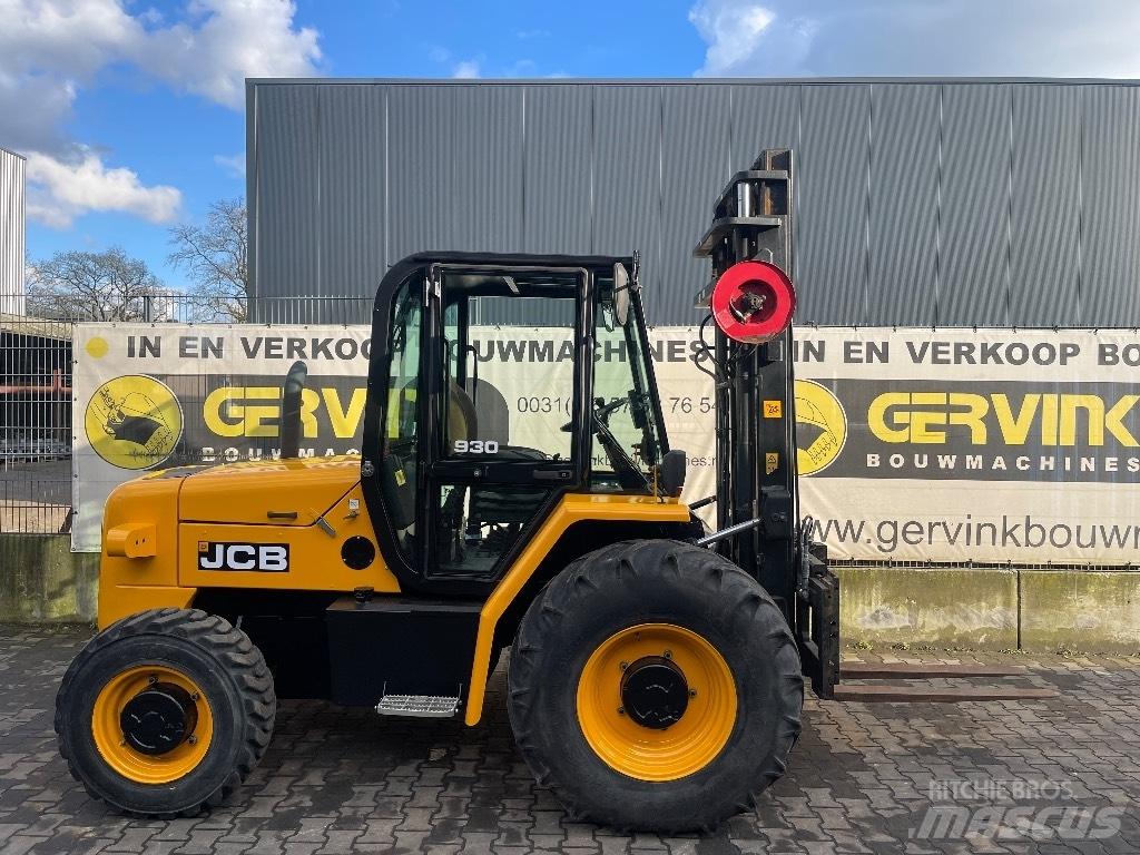 JCB 930 Terénní vysokozdvižné vozíky