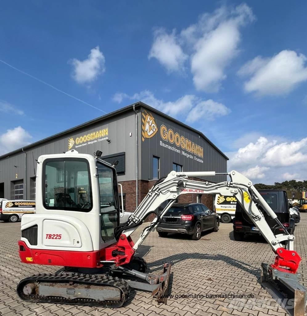 Takeuchi TB 225 Mini rýpadla < 7t