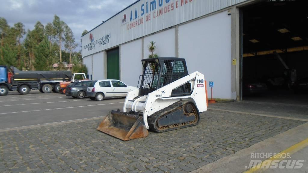 Bobcat T 140 Smykem řízené nakladače