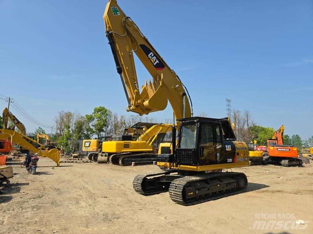 CAT 320D2 Pásová rýpadla