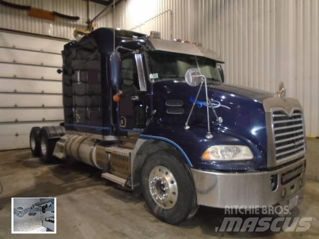 Mack CXU 613 Tahače