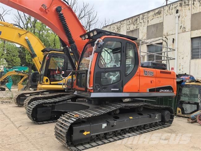 Doosan DX 300 LC Pásová rýpadla
