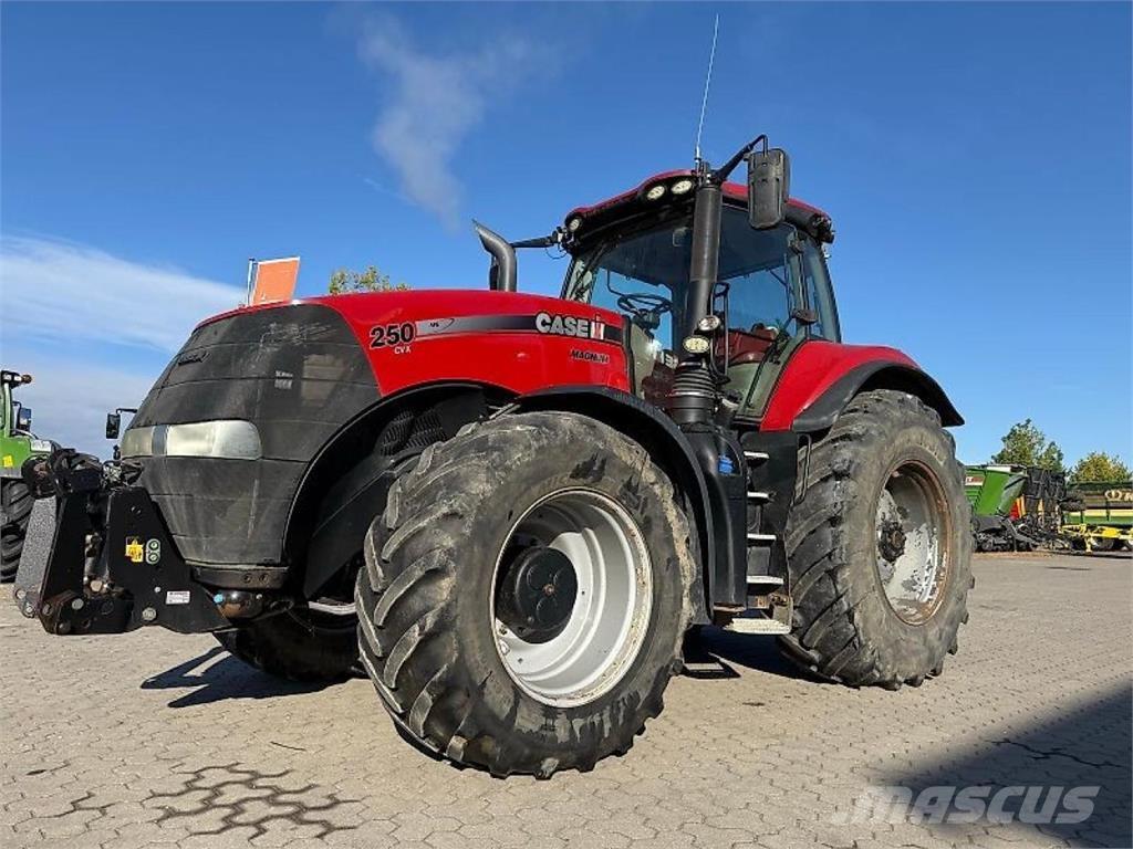 Case IH IH CVX 310 Traktory