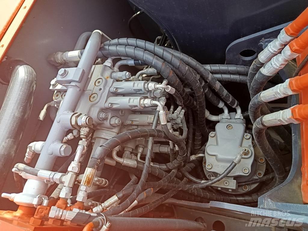 Hitachi ZX 70 Pásová rýpadla