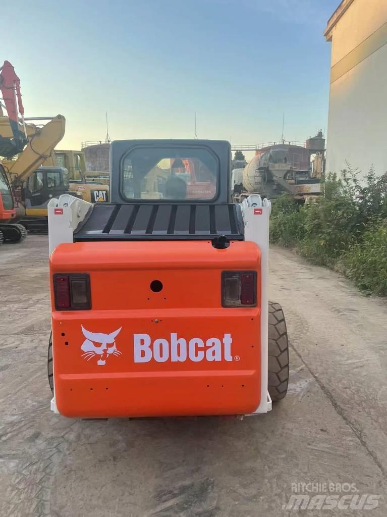 Bobcat S 130 Smykem řízené nakladače