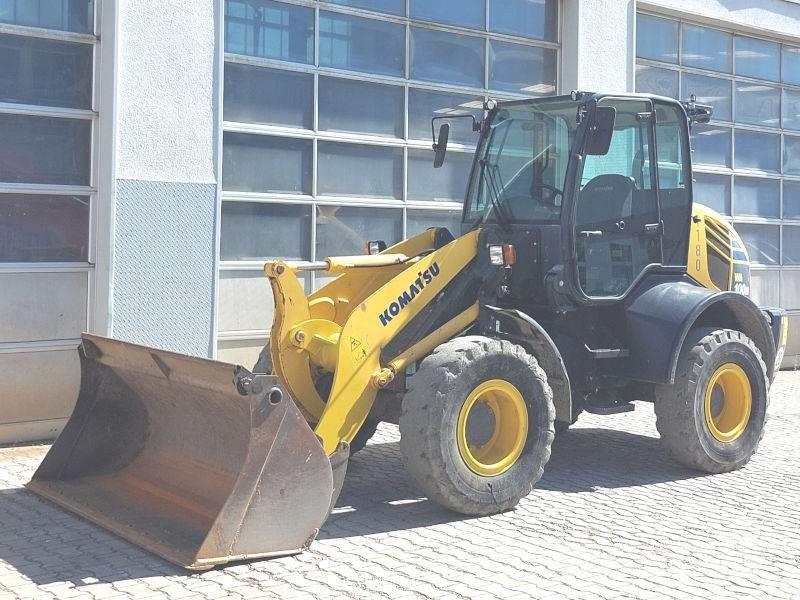 Komatsu WA 100 M-7 Smykem řízené nakladače