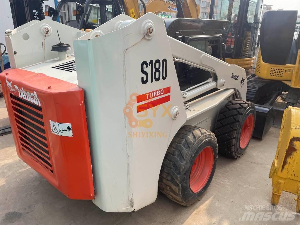 Bobcat S180 Smykem řízené nakladače