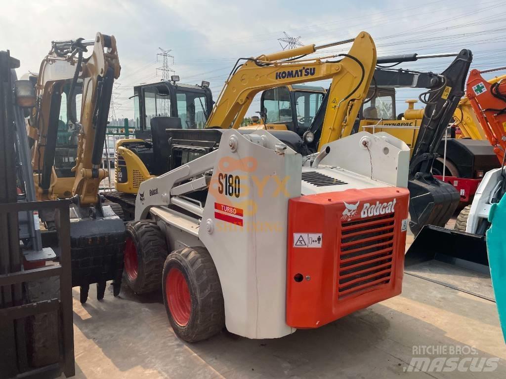 Bobcat S180 Smykem řízené nakladače