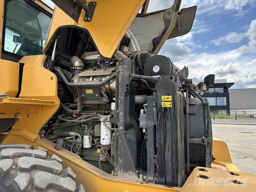Volvo L90H Kolové nakladače