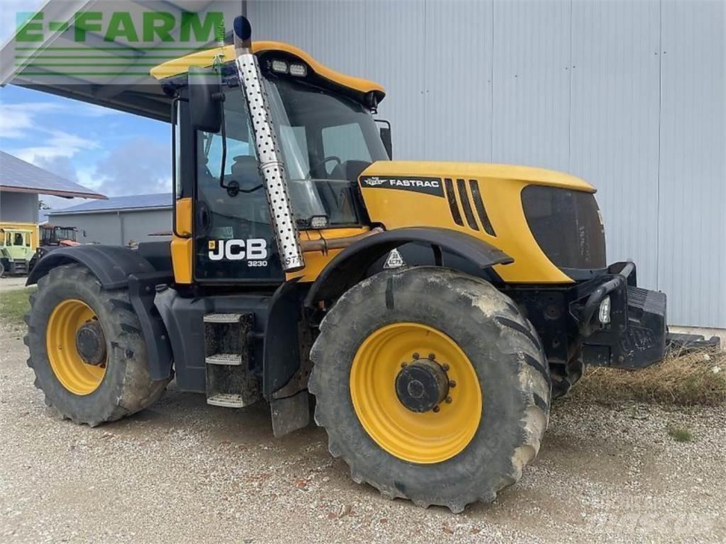 JCB fastrac 3230 Traktory