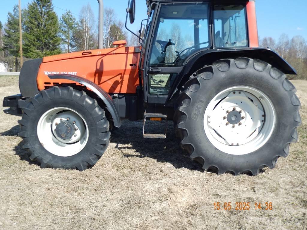 Valtra Valmet 8400 Traktory
