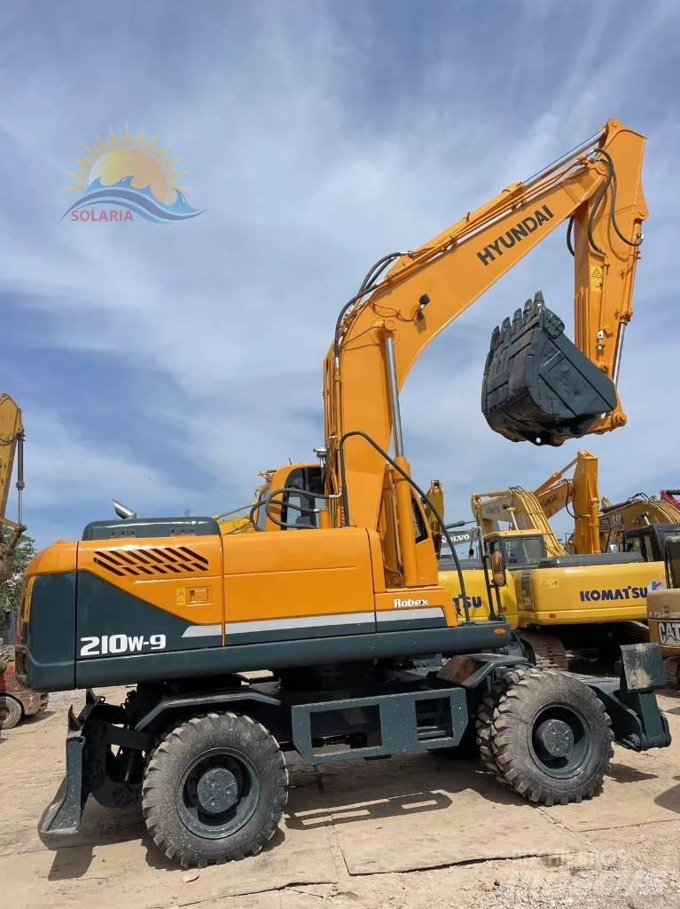 Hyundai R210W-9 Kolová rýpadla