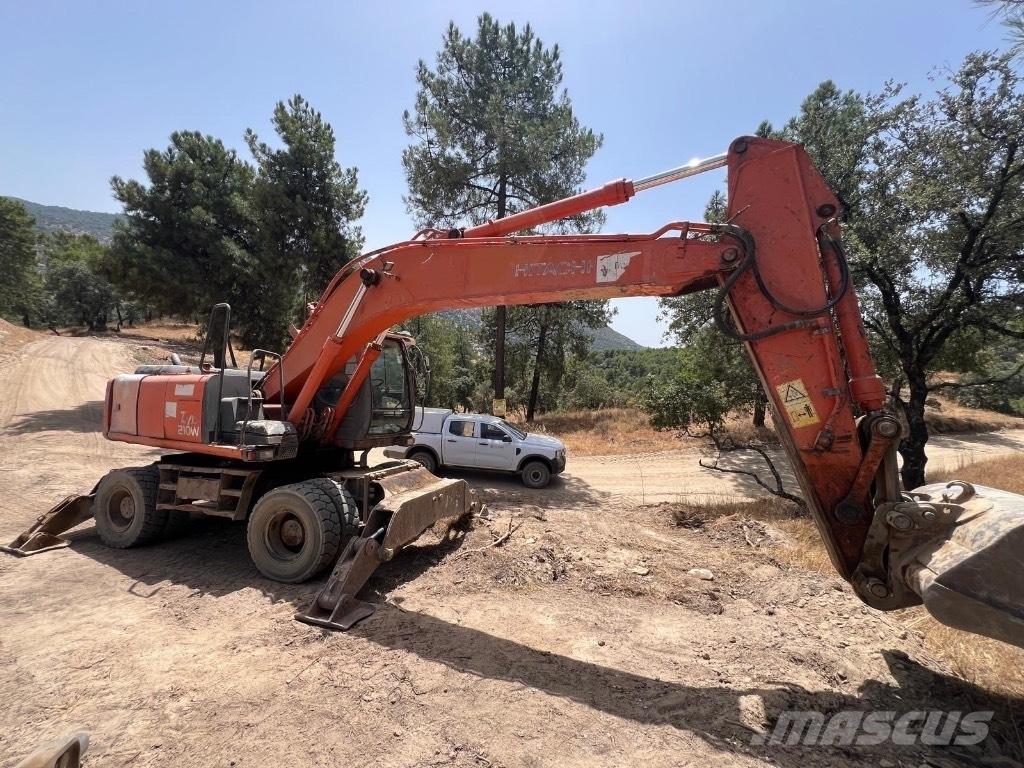 Hitachi ZX 210 W Kolová rýpadla