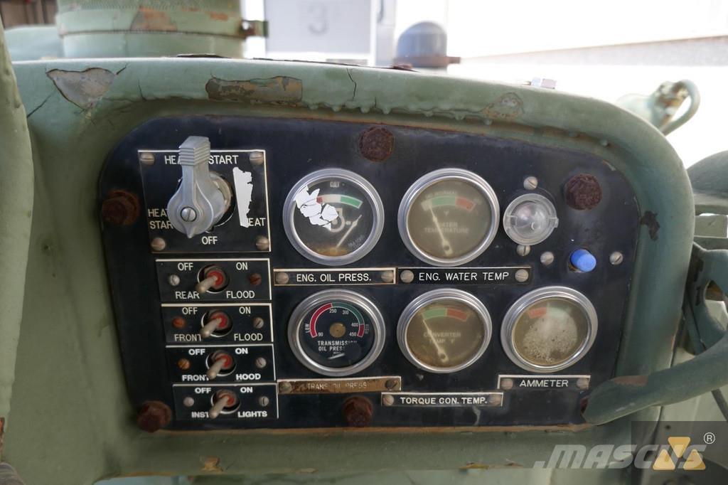 CAT D7F Ex-army Pásové dozery