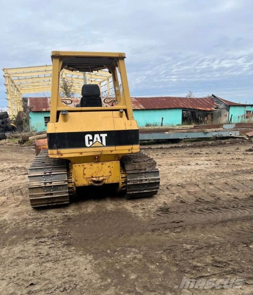 CAT D 5 G LGP Pásové dozery