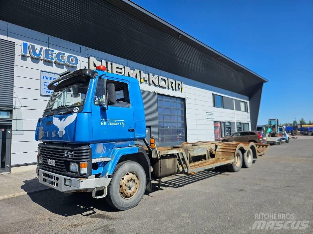 Sisu SM 320 Nákladní automobily pro přepravu lesních strojů