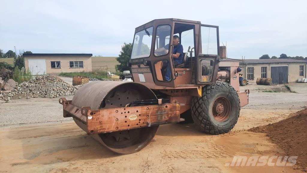 CASE W 1102 D Tahačové válce