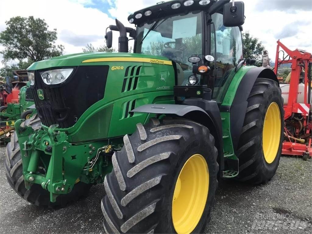 John Deere 6210R Traktory