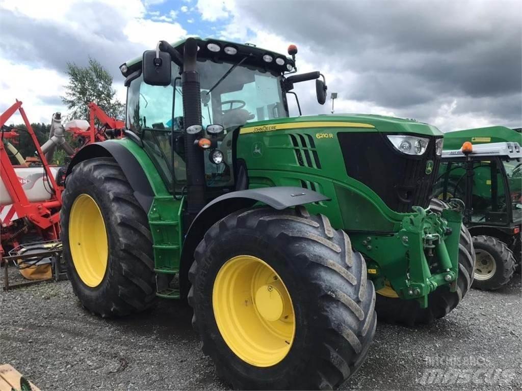 John Deere 6210R Traktory