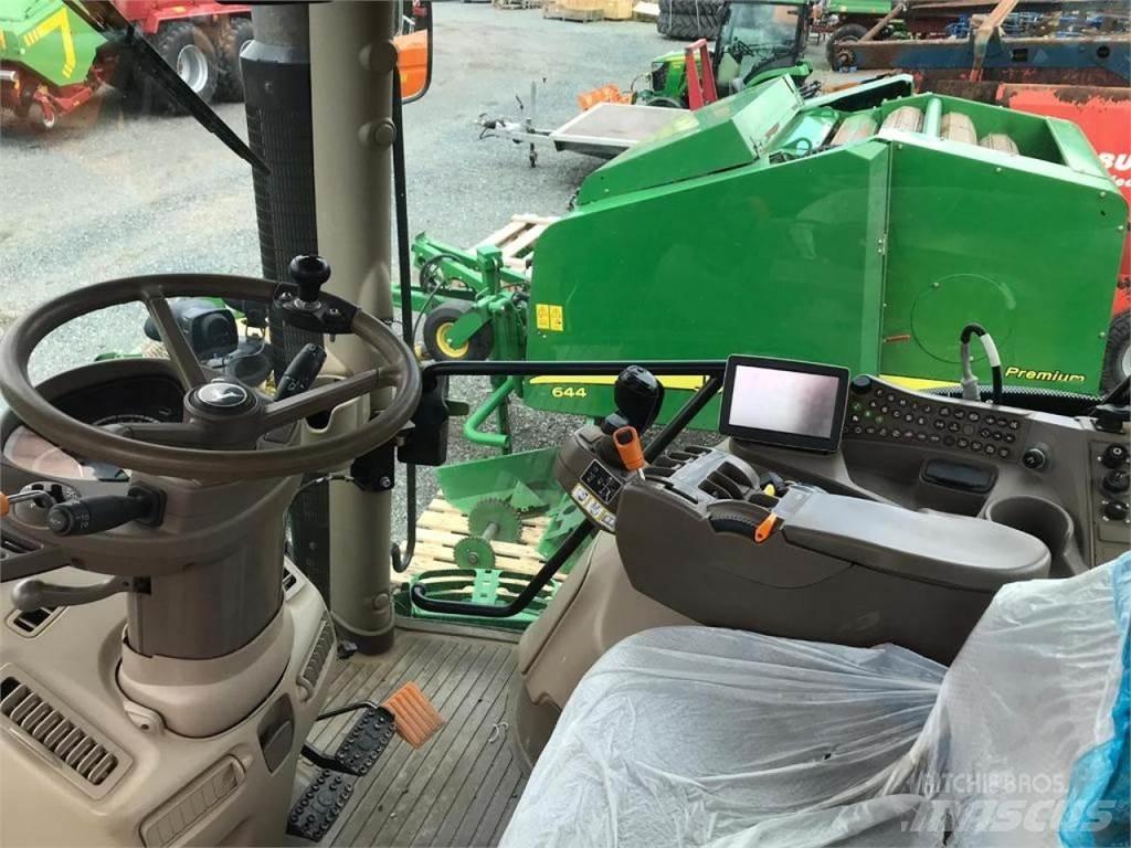 John Deere 6210R Traktory