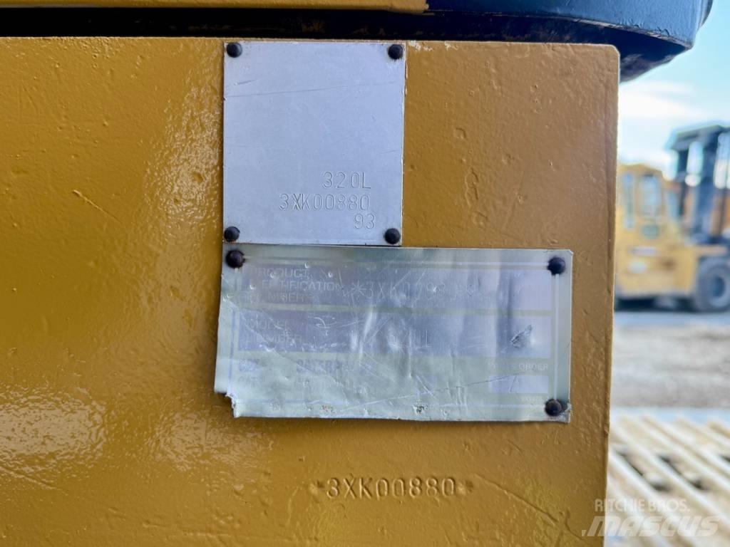 CAT 320 L Pásová rýpadla