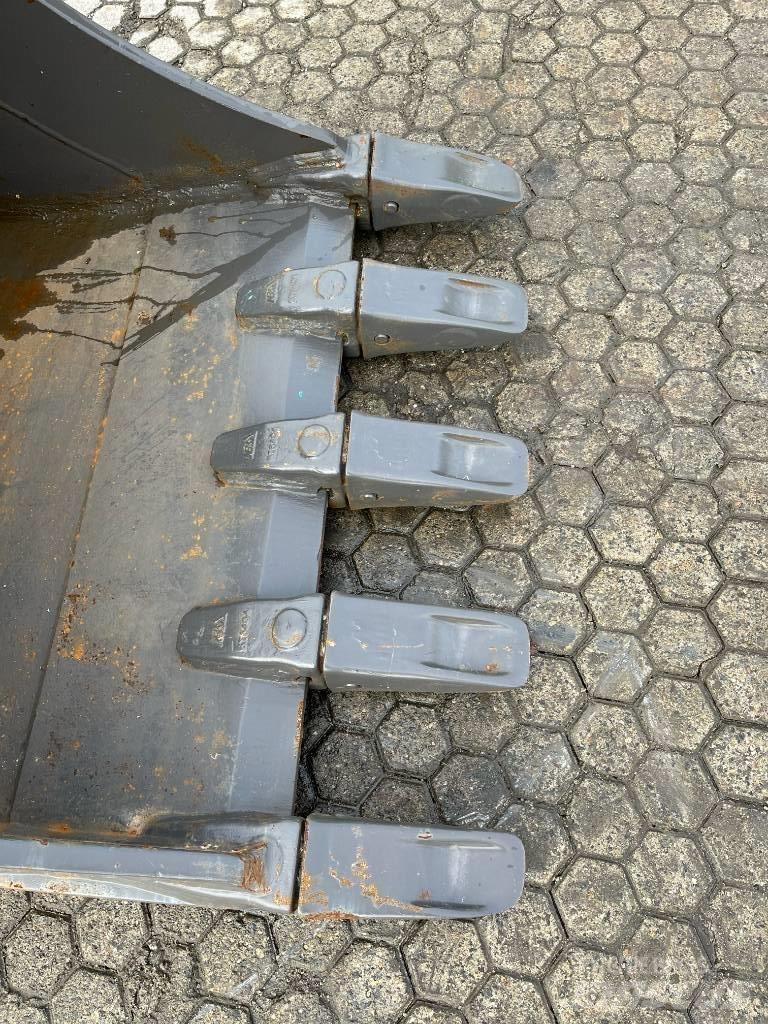 Volvo EC355 Bucket Lopaty
