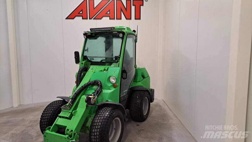 Avant 750 Smykem řízené nakladače