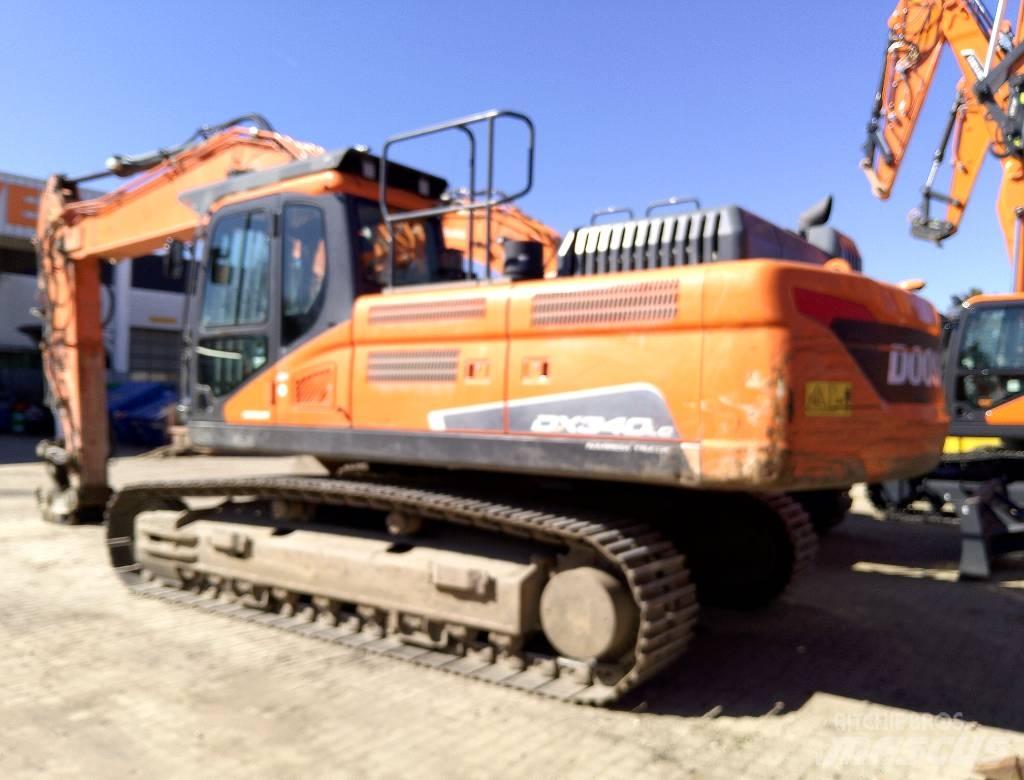 Develon DX340LC-5 Pásová rýpadla