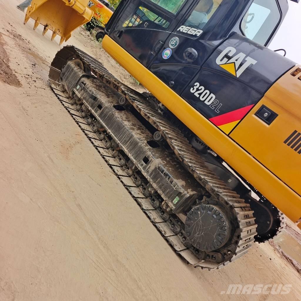 CAT 320 D2L Pásová rýpadla