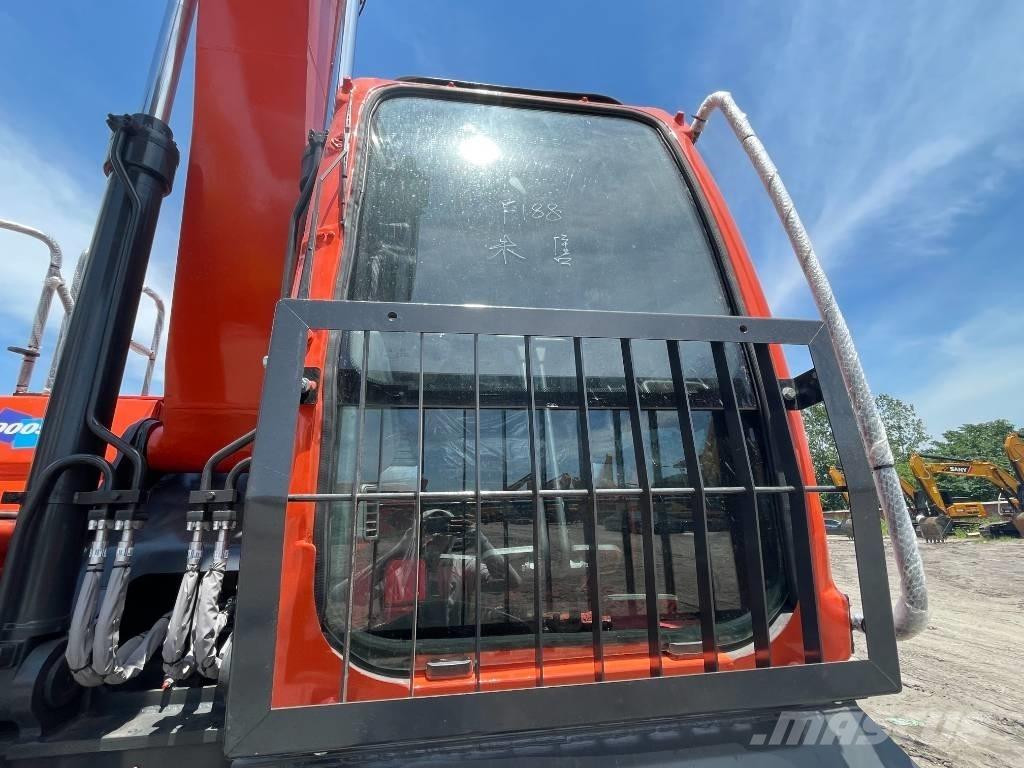 Doosan DX 300 Pásová rýpadla