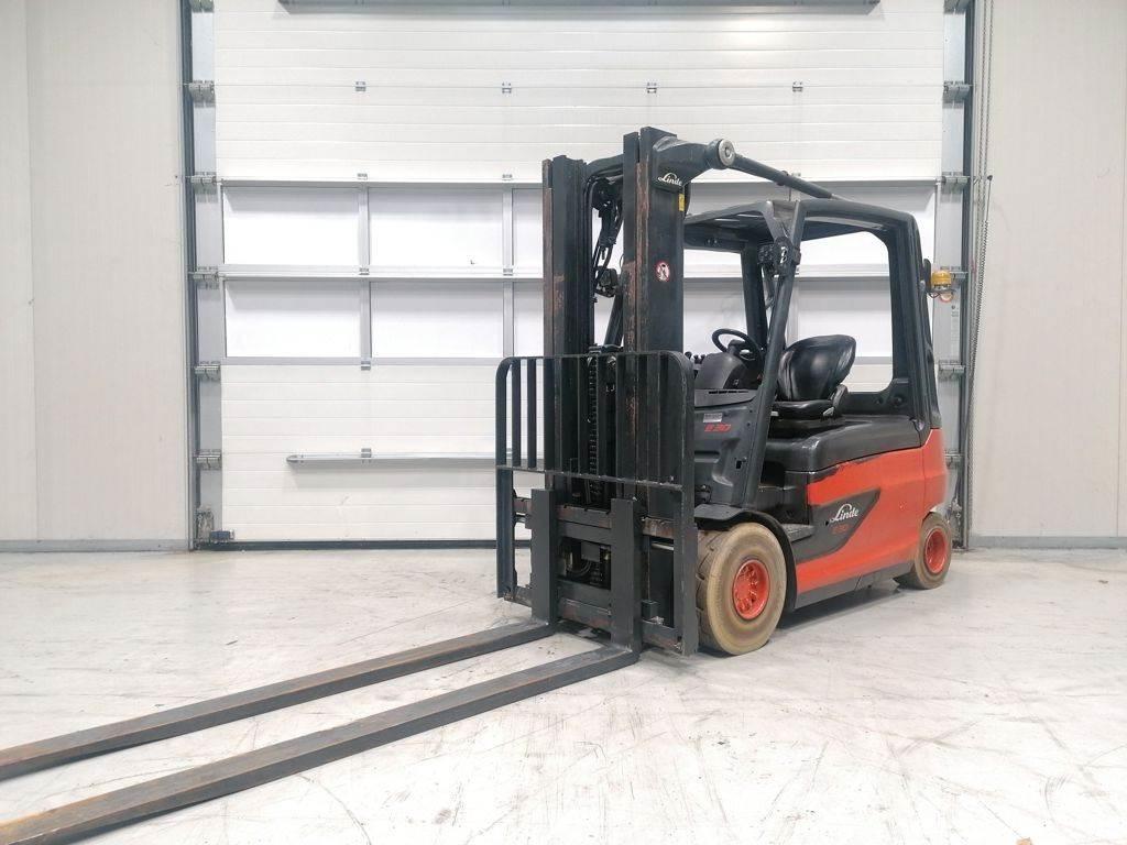 Linde E30L-01 Akumulátorové vozíky
