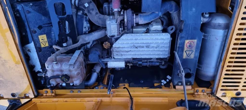 JCB 220 X Long Pásová rýpadla
