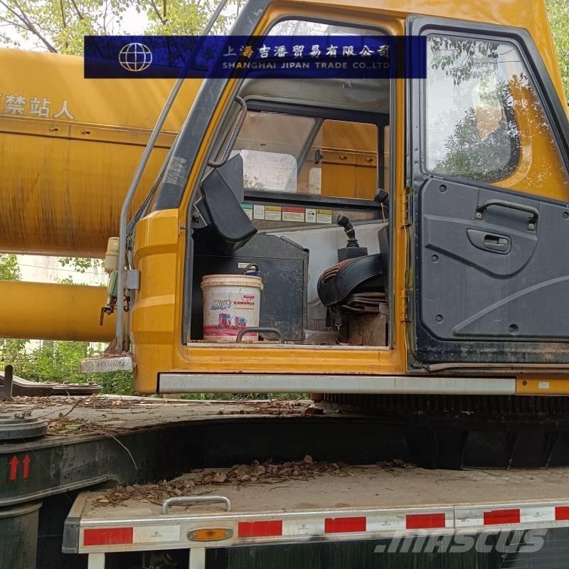 Sany STC 1000A Univerzální terénní jeřáby