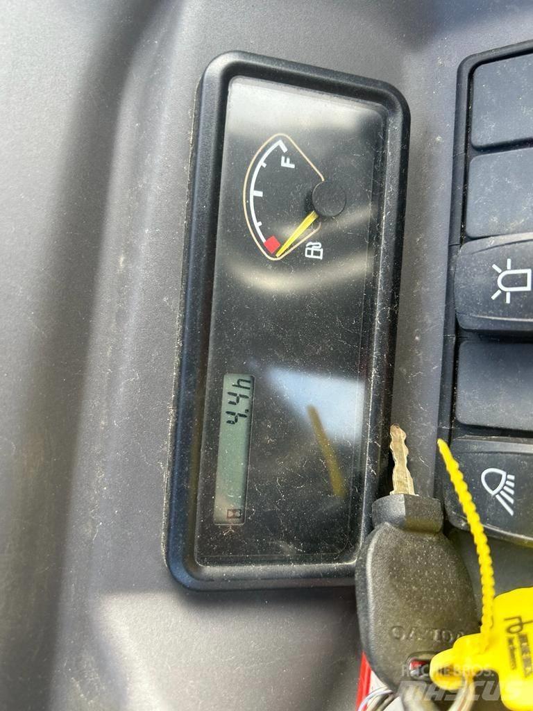 Volvo EC 15 E Mini rýpadla < 7t