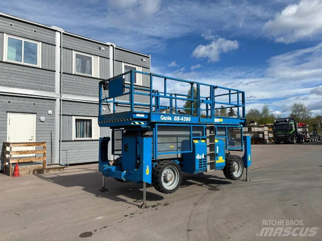 Genie GS 4390 RT Nůžková zvedací plošina