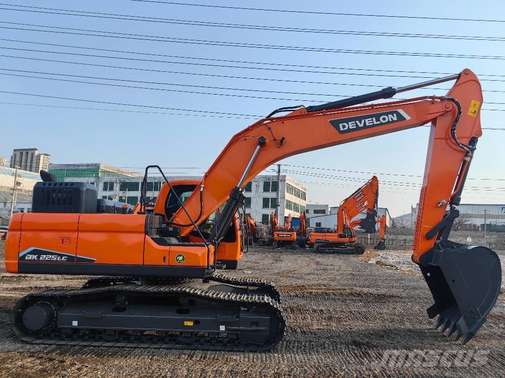 Doosan DX225 Pásová rýpadla