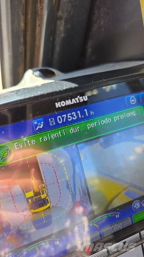 Komatsu PC 210 LC-11 Pásová rýpadla