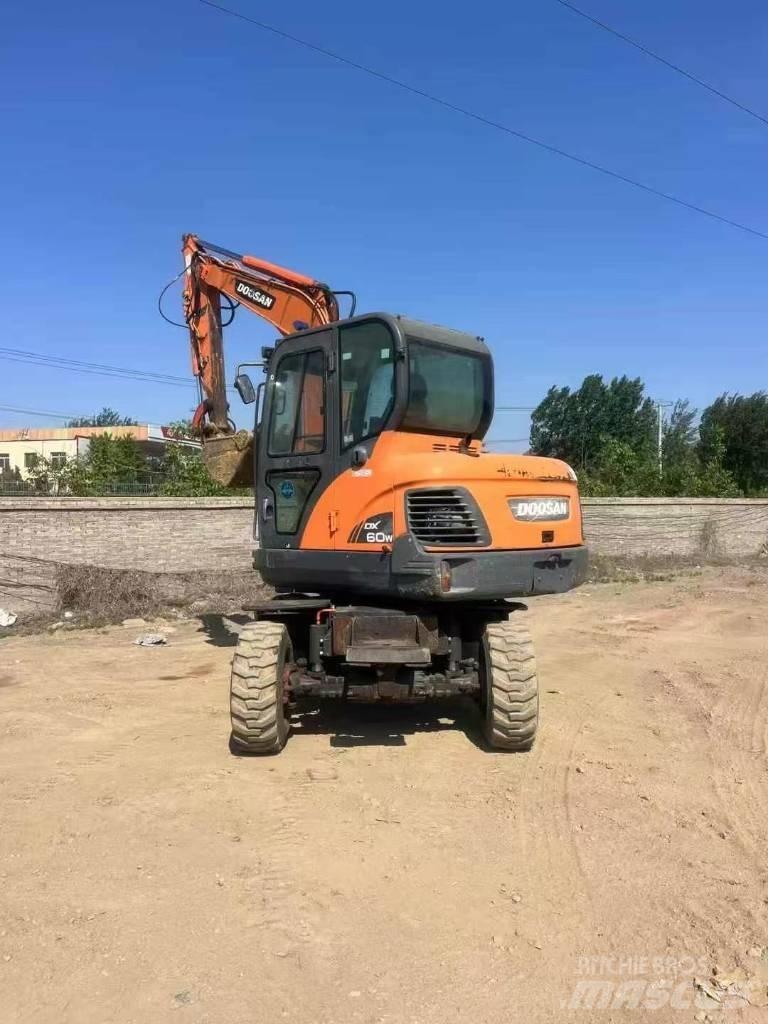 Doosan DX60W Kolová rýpadla